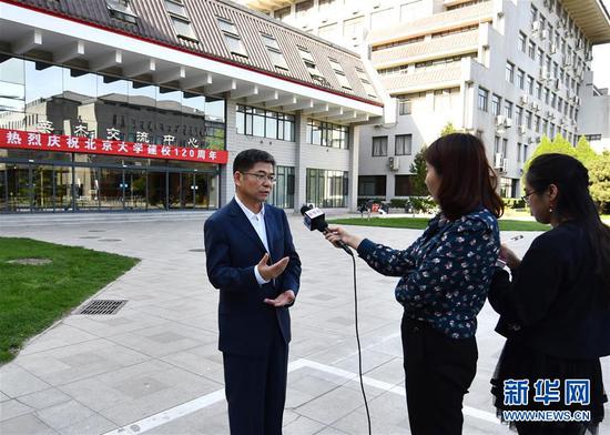 5月2日，北京大学马克思主义学院执行院长孙熙国接受新华社记者采访。新华社记者 张晨霖 摄